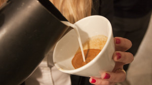 La-Cittadella-Caffè-Corso-LatteArt-Preparazione-Cappuccino